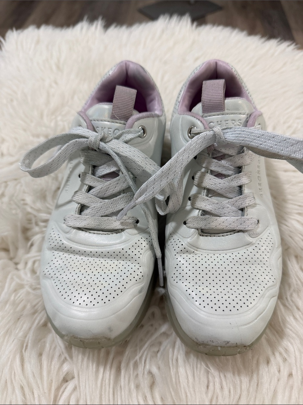 Skechers White Sneakers with Light Pink Lining - Women's Athletic Shoes Size 3